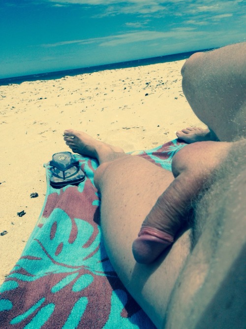 nudenotesandnakedmusicians:  Still lovely at Swanbourne beach.