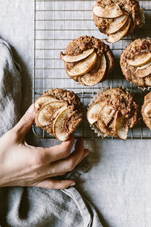 oldfarmhouse:Naturally Sweetened Apple Almond Muffins: Guilt-free apple muffins made with almond and