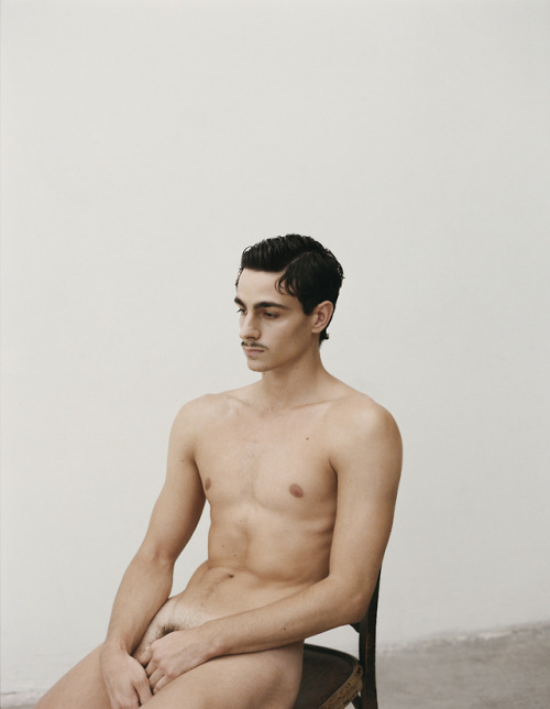 ohthentic:  bfmaterial:   Óscar Comesaña  by Jorge Pérez Ortiz    Oh 