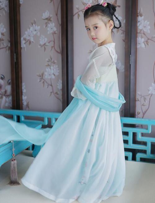 hanfugallery:Traditional Chinese hanfu by 風裳水珮