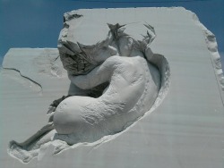 asylum-art:away at huge blocks of marble and turns them into amazing works of art. Chipping away at the stone, she uncovers the human form, and although a couple’s bodies readily appear from the outline, viewers can also feel a sense of soul and spirit