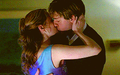fancynewbeesly:  top 5 jim/pam kisses1. casino night 