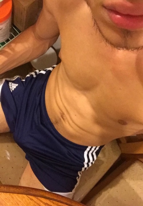 dudeshalfnaked: Just chilling Tonight If I get a decent amount of ❤️ on this pic I’ll start posting 