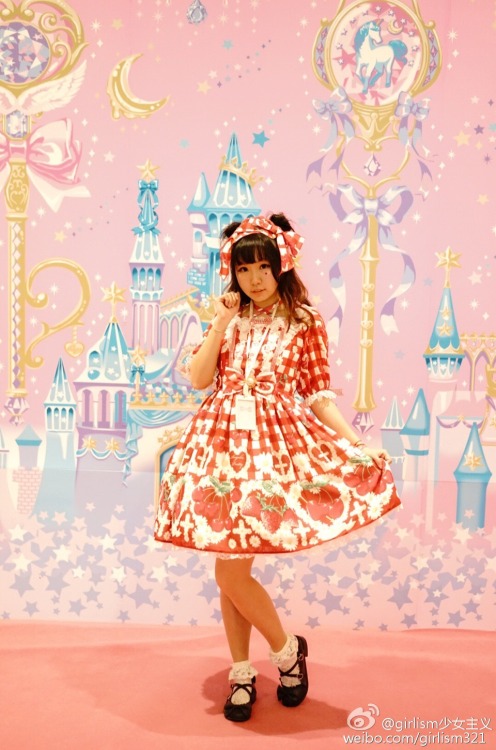frederica1995:Angelic Pretty 2016 Shanghai tea party guests snap from Girlism
