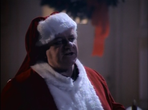 Evening Shade (TV Series) S1/E11 ’The Wood Who Stole Christmas’ (1990), When Will has his doub