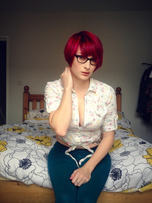 lost-lil-kitty:  Getting ready for Sunday lunch with the in laws