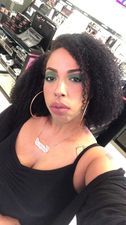 karrmennn:  6 selfies tagged by @snizzydoesit & @ohhsodreadful   I tag @tarynel @britteryikes @pleasestopandrew @pussy-and-pizzza-x & anyone else that wants to do it