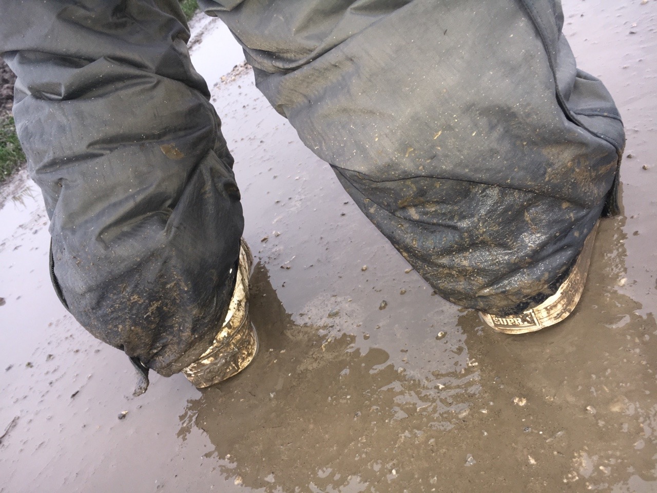 piss and mud in snowboard pants 1
