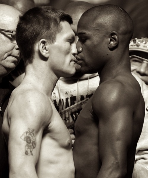 loverofbeauty:  Hatton vs. Mayweather   (2007)