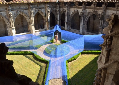 Cloister garden with string tunnels by Atelier Yokyok. (source: dezeen)