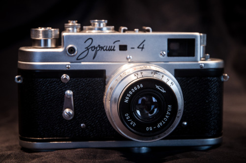 Zorki 4- a mint condition 1965 Zorki 4, a 35mm Russian coupled rangefinder modeled after the Leica I