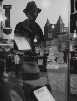 mpdrolet:  Window reflections, 1940Lisette Model