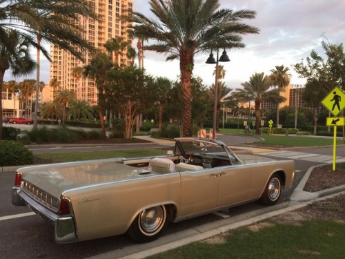 Click For More 1961 - 1969 Lincoln Continentals
