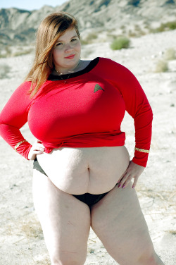 magooxxx:  superbbwbeauties:    Nice soft belly  beam me up