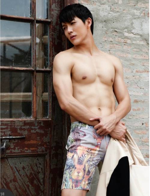 hunkxtwink:  Push Puttichai for Attitude Magazine Thailand   Hunkxtwink - More in my archive   