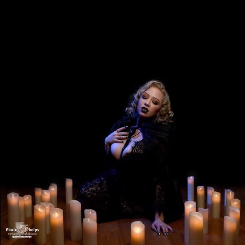 This is  90-95 percent straight off camera-tweaked the contrast a smidge- . I used 3 lights , how many times you see models posting pictures with candles in it and it looks like a regular daytime shot??  Model is Lolita @la.la.lolita  #photoshootideas