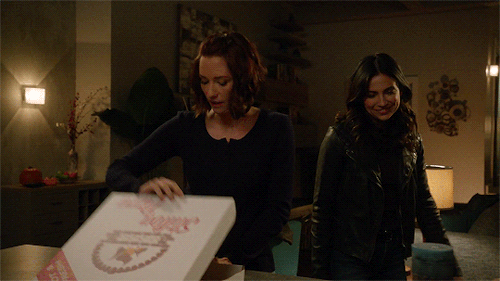 danasoupchef:I don’t which one I find more adorable….Maggie’s nervous smile or Al