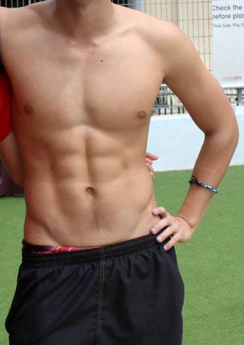 merlionboys:Fan Submission: “hot water poloist, and a medical student no less ;)” Look at those merman lines. Mr future doc definitely qualify as a Merlionboy no less too. ;) http://merlionboys.tumblr.com/