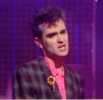 saarakainen:  yerawizardniamh:  &ldquo;Morrissey wore a fake hearing-aid to support
