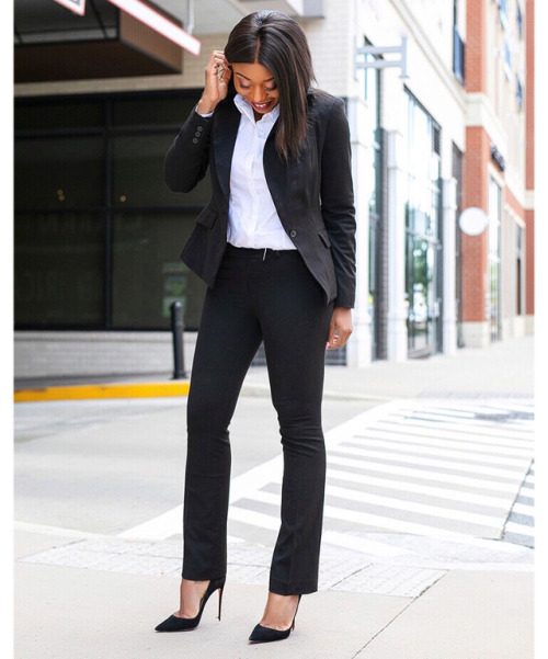 Simple and classy, just my kind of outfit!
