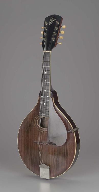 Mandolin by Gibson Mandolin-Guitar Company, 1919. America. Museum of Fine Arts, Boston.