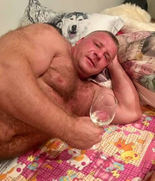 andremarkpts: Good night friends #underwearexpert #musclebear #alphamale #gaymuscle #gaymusclebear #