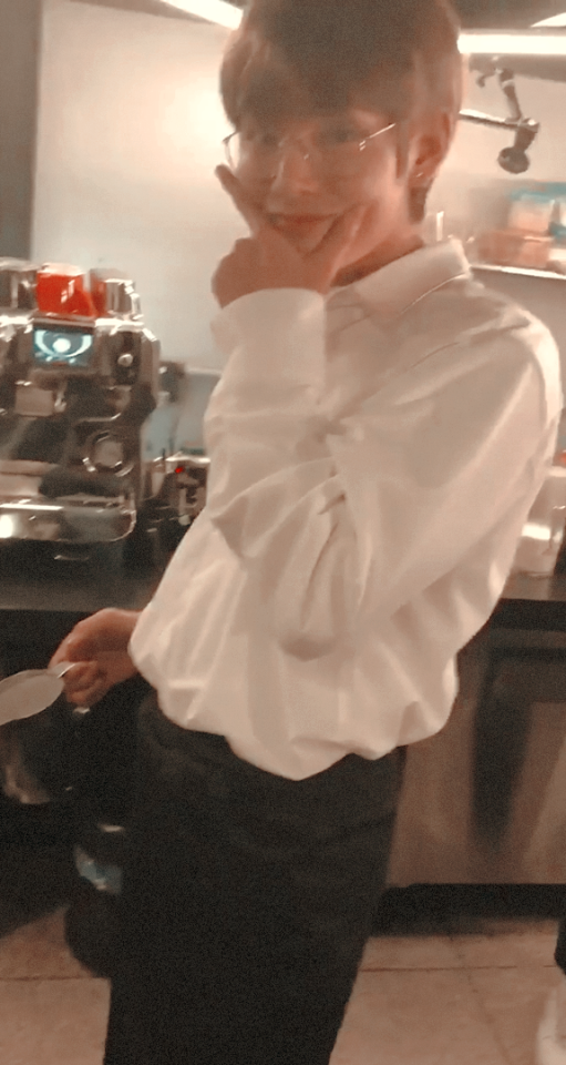 Taehyung Bf Material Lockscreens!! Please Like Or Reblog If You Save It!