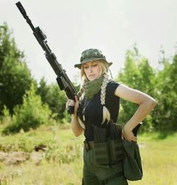 girlandguns:  Girl With Gun follow me at : http://girlandguns.tumblr.com/ 