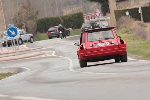 collaverglascat:  Tour de Corçà 2013.  Aquí van algunes de les fotos que vaig fer a Folgueroles dissabte passat, en una trobada a la que van assistir-hi 24 Renault 5 Turbo 1 i 2 vinguts d’arreu de Catalunya… i més enllà! Trobareu més informació