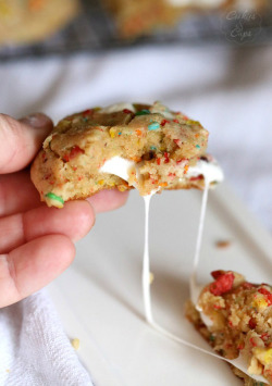 do-not-touch-my-food:  Fruity Pebble Marshmallow Cookies 