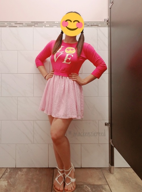 I went to see a movie yesterday and wore this cute little dress! I am always changing my look, I lov