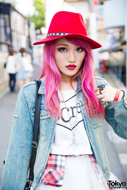 Lisa13 - the guitarist for the Japanese rock band Moth in Lilac - on the street in Harajuku wearing 