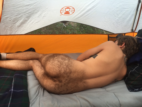 pdxjaybater:  dirtypervagain:  Love that fur  SexyAF fur ! In the woods getting musky