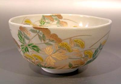 japanese-plants:Tea bowls with Autumn plants including Golden Lace motif