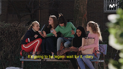 rrizha: Cris + being happy for oncehere’s some Cris having fun with the girl squad bc everyones sad 