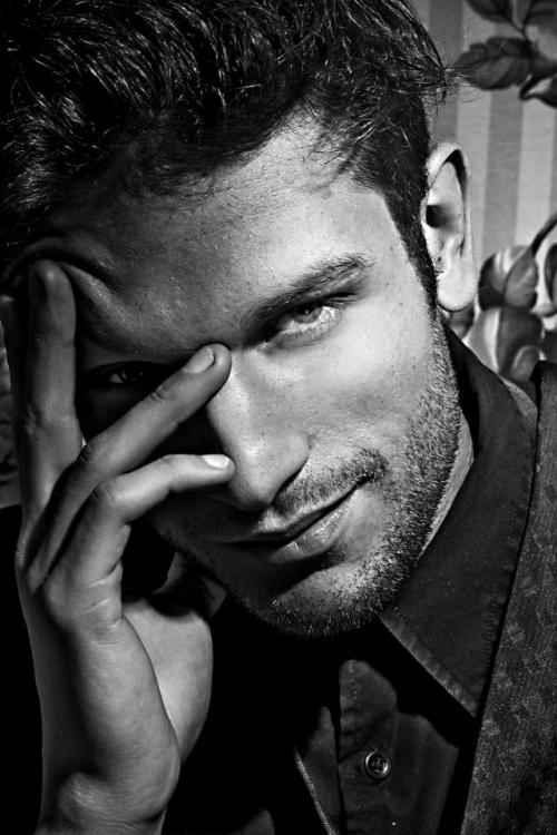 tiosquequitanelhipo:  Gustavo Schmitt