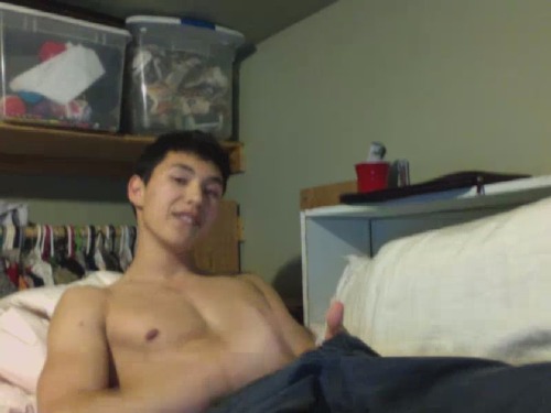 asian1cutie: fuckyeahfuckstory: Cute and horny boy. Cute