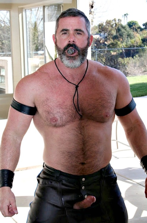 barebearx:  ————~PLEASE FOLLOW ME ** 😊😊😊🐼 ♂♂ OVER 57,500  FOLLOWERS      (Thank You)         ~~~~~~ http://barebearx.tumblr.com/ **for HAIRY men & SEXY men** http://manpiss.tumblr.com/ **for MANPISS FUN ** 😊😊😊🐼