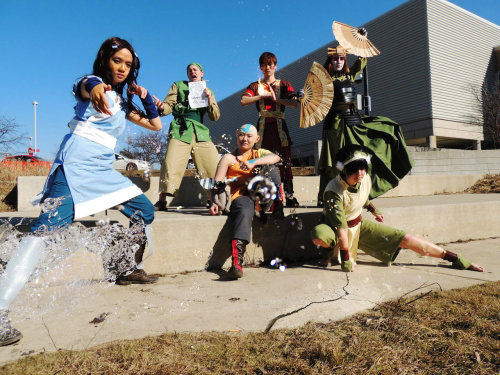 celebsinthebuff:  girlwithfans:  Avatar Group at Shutocon by vmachina  wannabe avatar Fans 