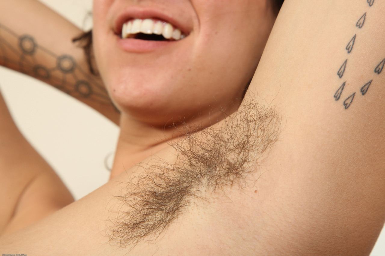 taboo-fetish:  Bianca’s delicious hairy armpits! 