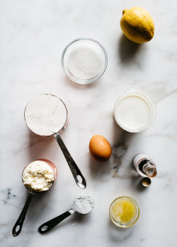 sweetoothgirl:  FLUFFY LEMON-RICOTTA PANCAKES