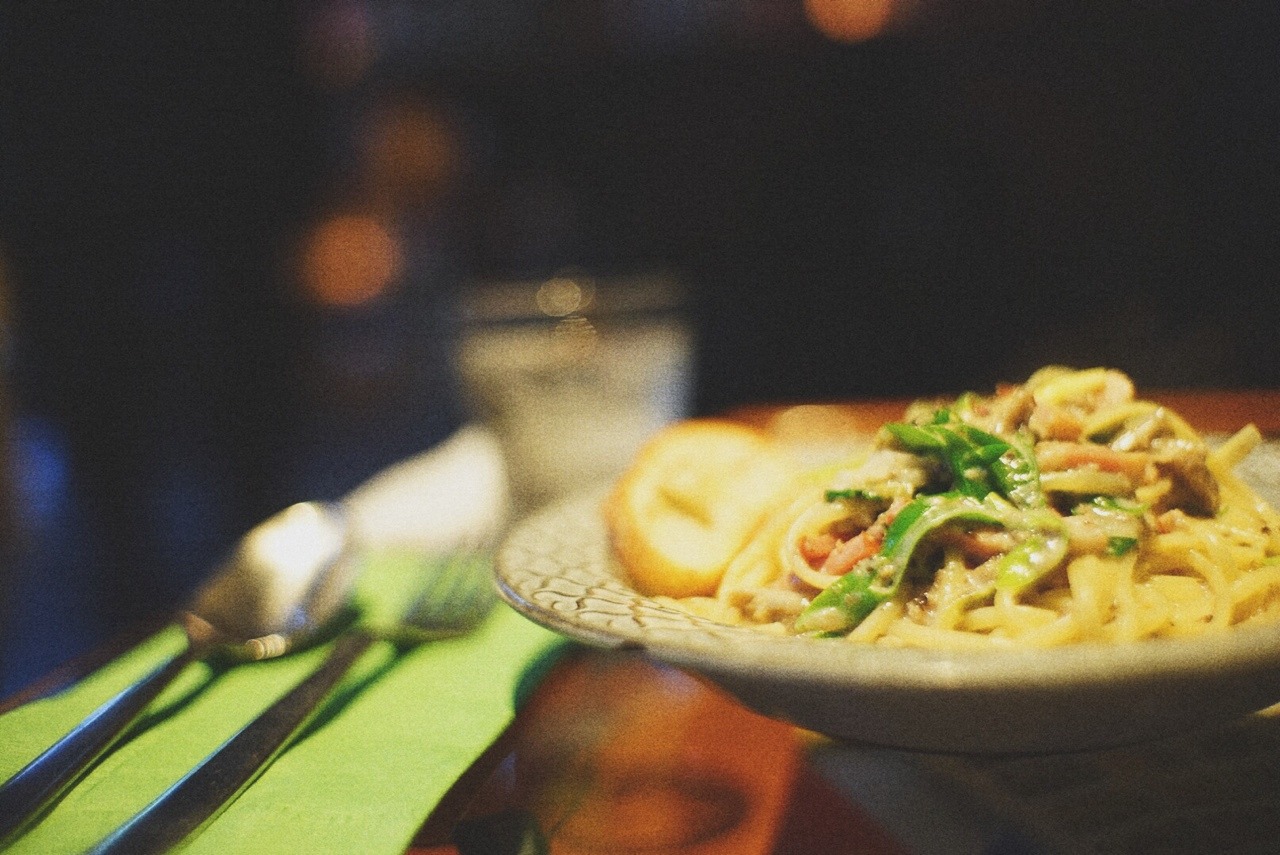 sherry1113:  暖炉の火 外の光 本のぬくもりと木の柔らかさ おいしいスープとパスタに