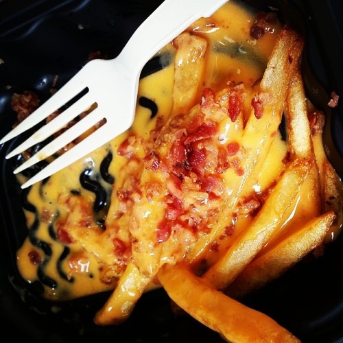 No hay NADA que unas Loaded Fries no cure #wendys #cheese #fries #bacon #greasy #cureall #remedy