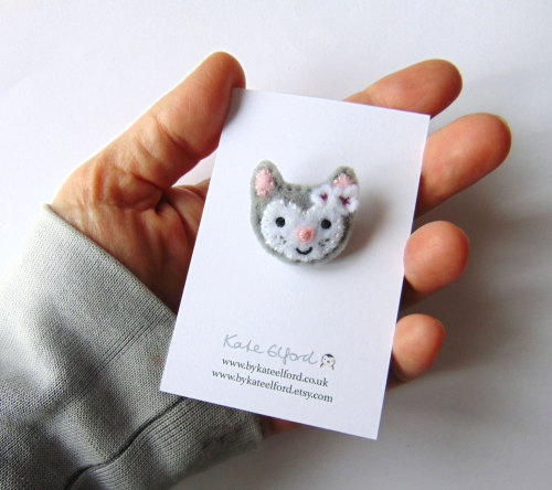 Cat brooch, cute cat, mini felt brooch cat jewelry