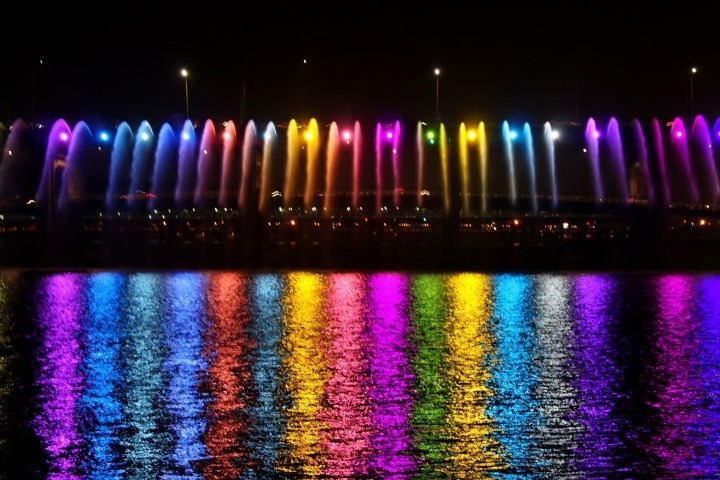 opticallyaroused:  Spectacular Banpo Bridge in Seoul, South Korea