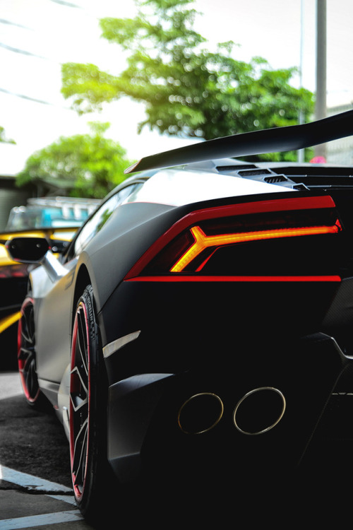 motivationsforlife:Lamborghini Huracan by Yu Lun Wu