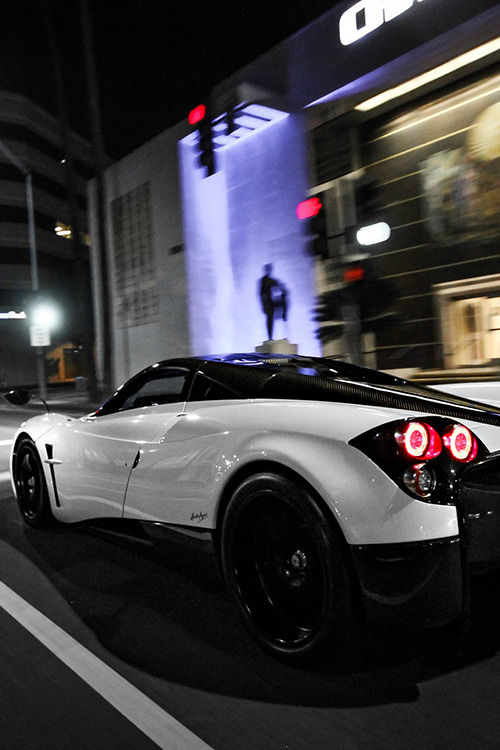 6speedhaven:  Huayra in the Night 