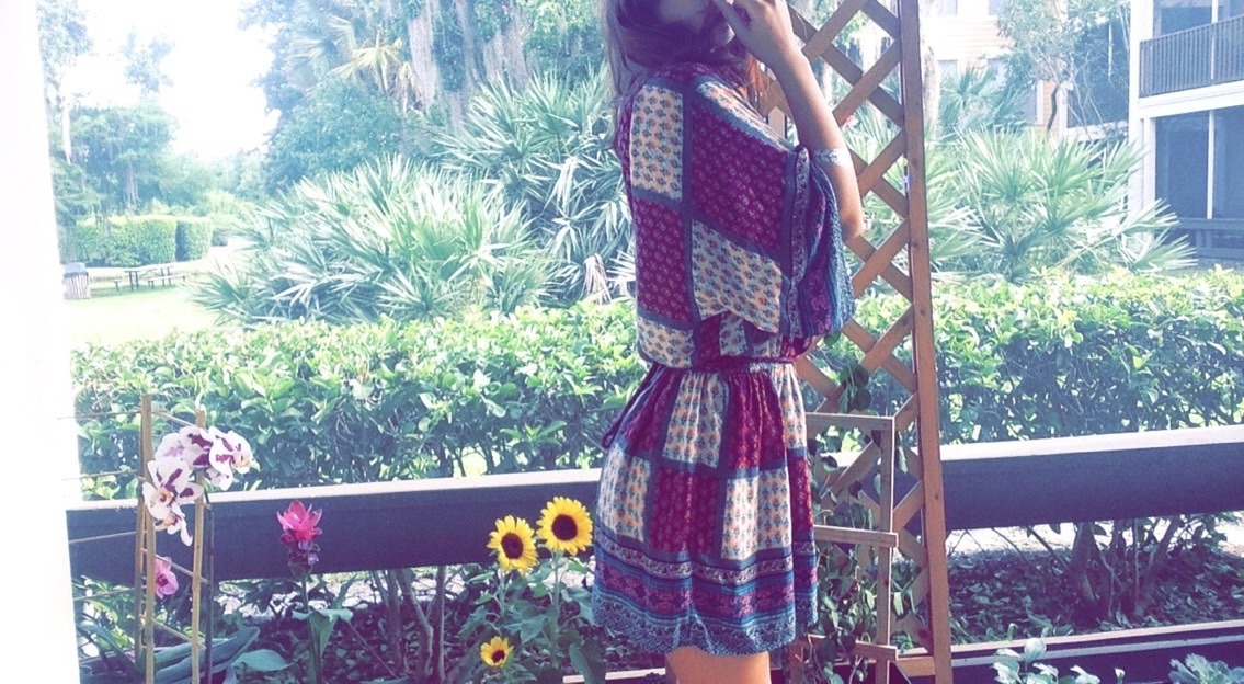 snailwrath:  My favorite dress right now ✌🏻️