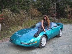 chicksoncars:  Turquoise Corvette - Leather