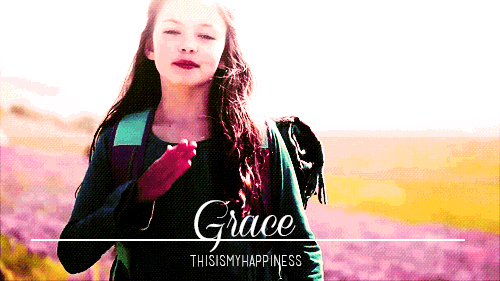 thisismyhappiness-rp:  Grace ⇄ Paige FC: Mackenzie Foy/Alissa Skovbye Fairytale: 